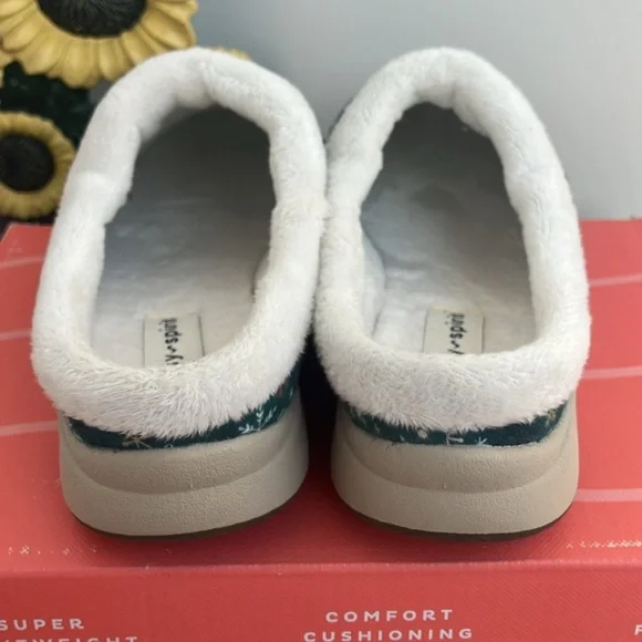 Teal, Red, and White Snowflake Print Fleece Lined Insulated Casual Slip-On Clogs - Picture 3 of 7